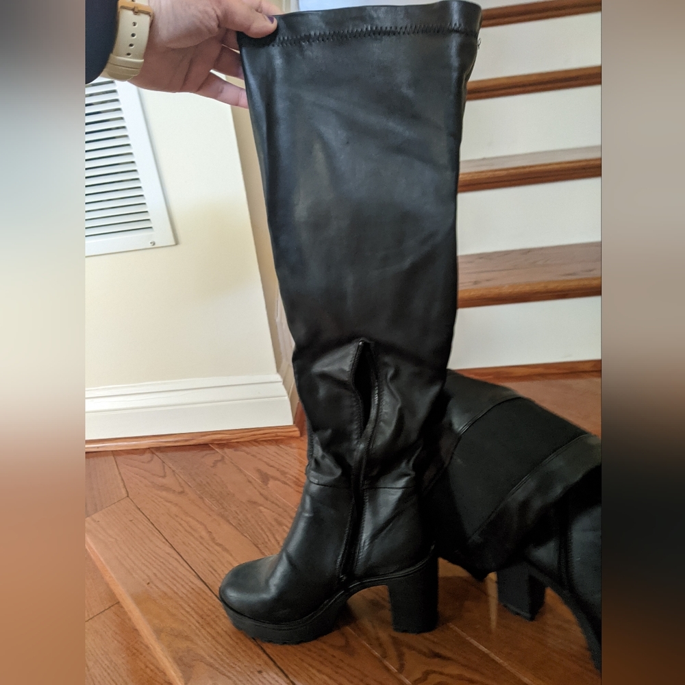 Black Faux Leather Knee Thigh High Boot Heels Stretchy Women's Size 8 no tags